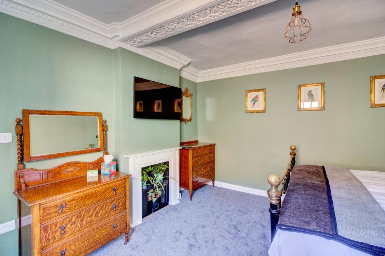 Green Parrot House Bed & Breakfast Devizes Eksteriør bilde